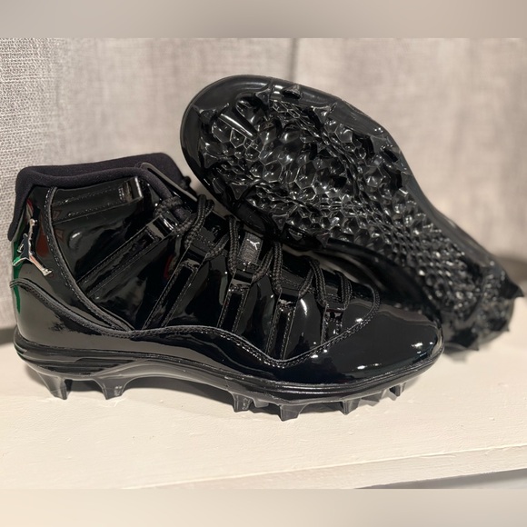 Jordan 11 “Patent Black” Mid TD Football Cleats - Picture 5 of 13